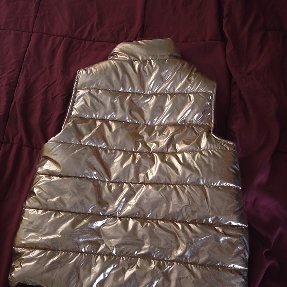 Luxurious Reversible Faux Fur Burgundy/Metallic Gold Vest - Picture 4 of 8